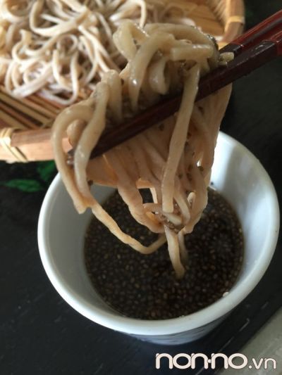 nước chấm Mentsuyu cùng hạt Chia nước chấm Mentsuyu cùng hạt Chia